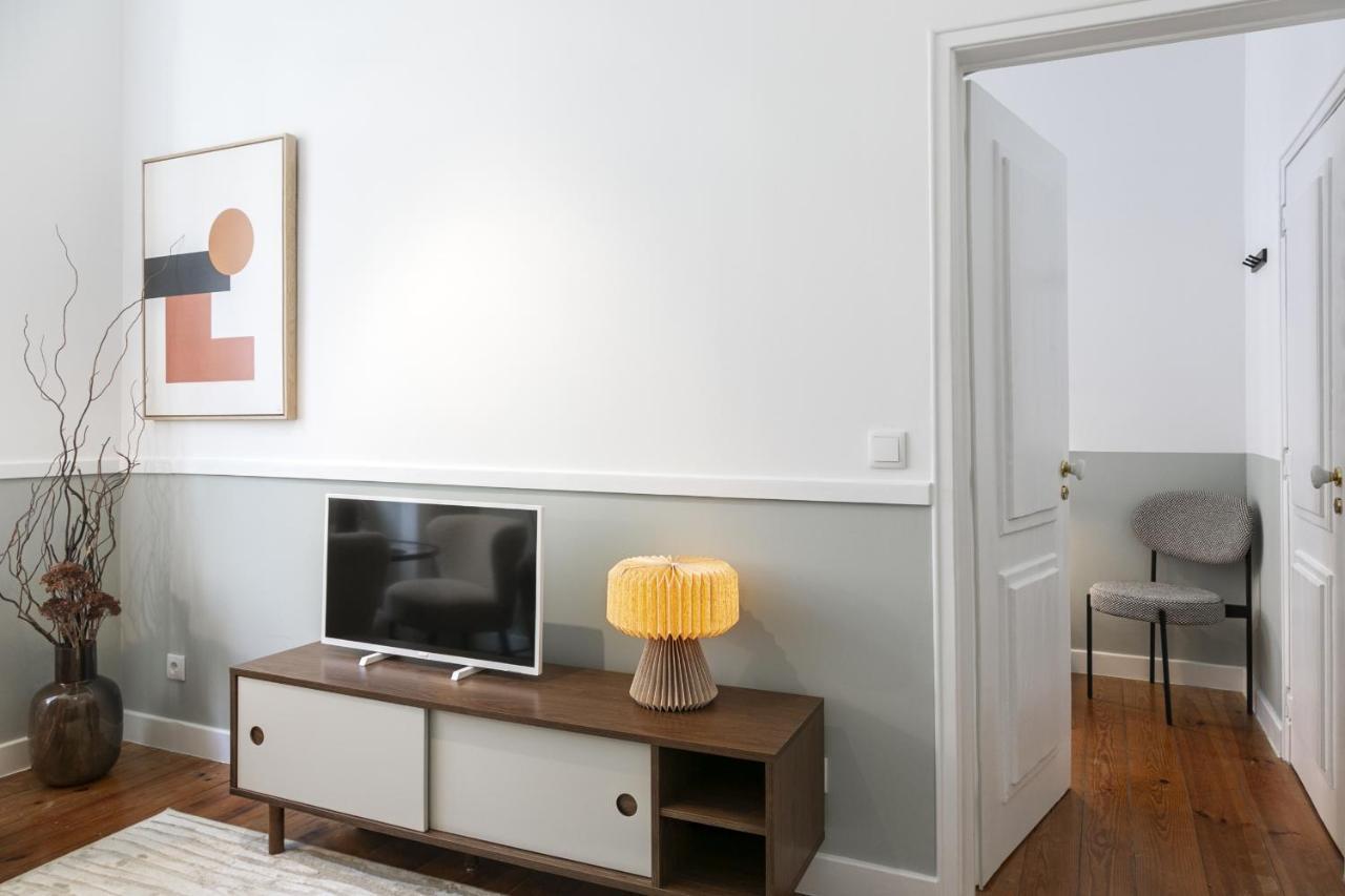 Downtown Flat With Design And Comfort At Downtown Lisbon Luaran gambar